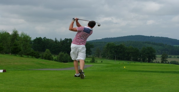 Golfový trénink 60 min. u profesionála Jana Mareše. 3 různé lokality, sleva 44%, akční cena 390 Kč + superBONUS - při nákupu 10 lekcí, golfová zkouška za polovic.